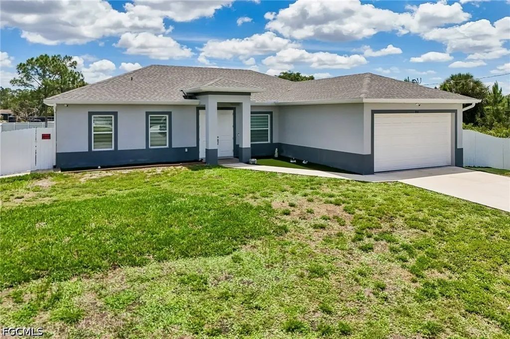 910 Richmond Avenue N Lehigh Acres FL 33972
