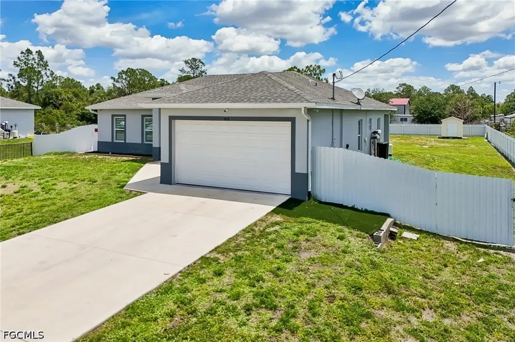 910 Richmond Avenue N Lehigh Acres FL 33972