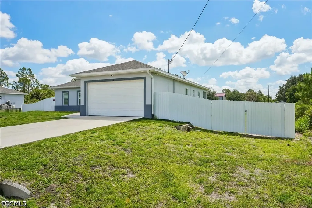 910 Richmond Avenue N Lehigh Acres FL 33972