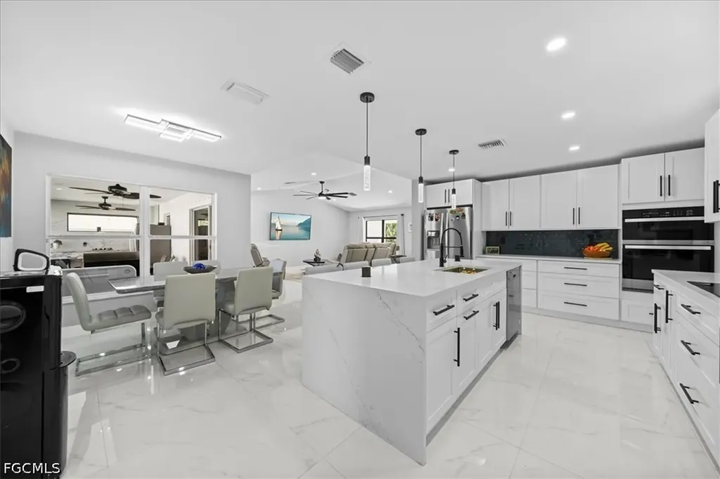 4216 NE 20th Place Cape Coral FL 33909