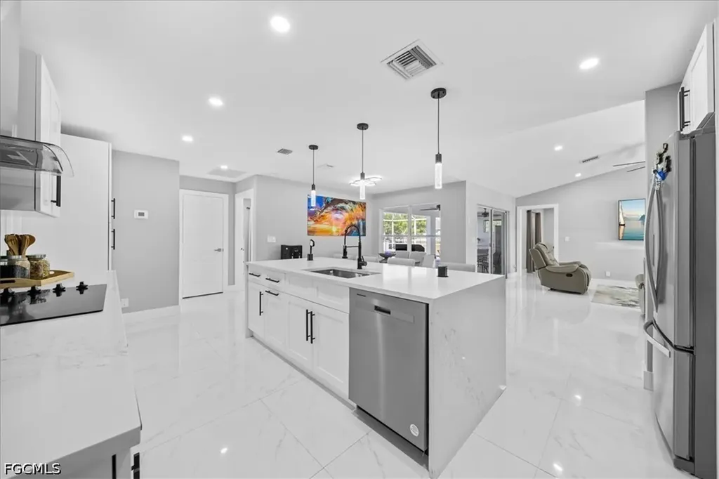 4216 NE 20th Place Cape Coral FL 33909