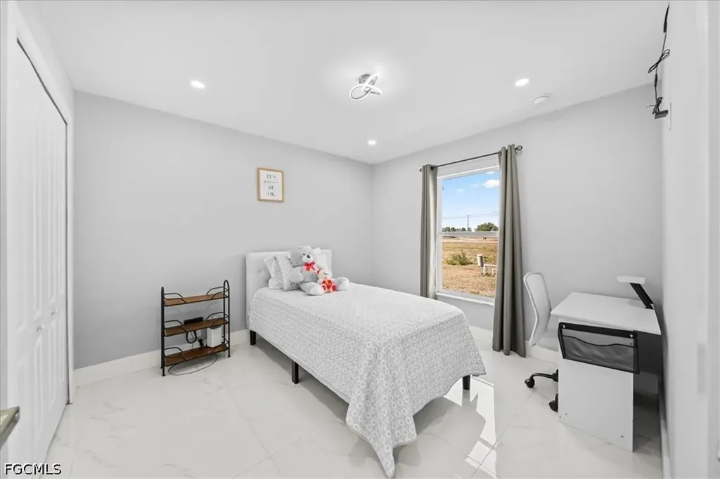4216 NE 20th Place Cape Coral FL 33909