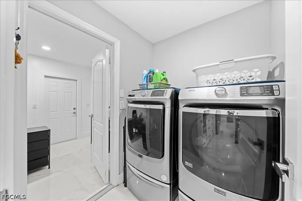 4216 NE 20th Place Cape Coral FL 33909