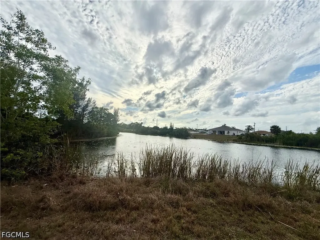 3644 NE 9th Place Cape Coral FL 33909