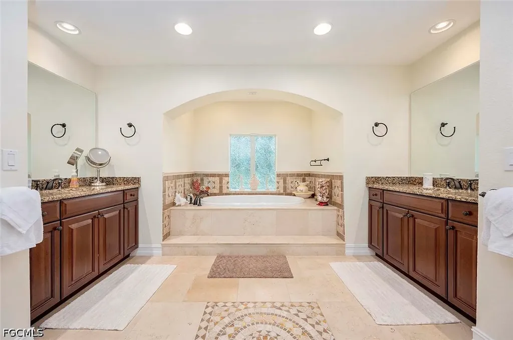 5208 SW 8th Court Cape Coral FL 33914