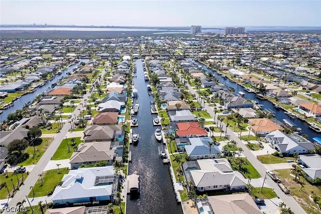 5208 SW 8th Court Cape Coral FL 33914