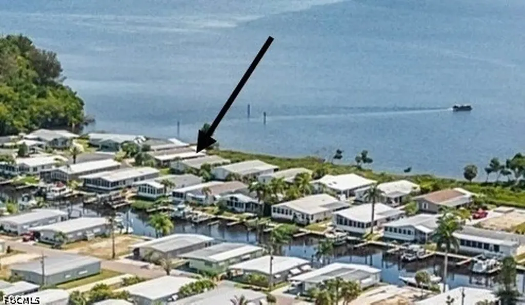 5548 Adam Drive North Fort Myers FL 33917