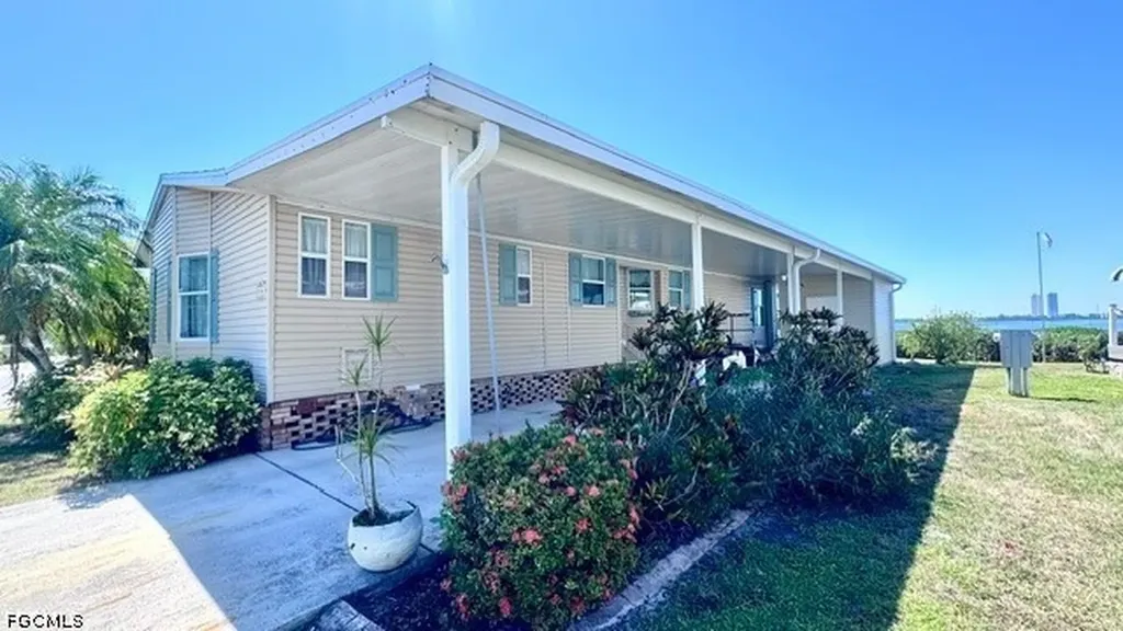 5548 Adam Drive North Fort Myers FL 33917