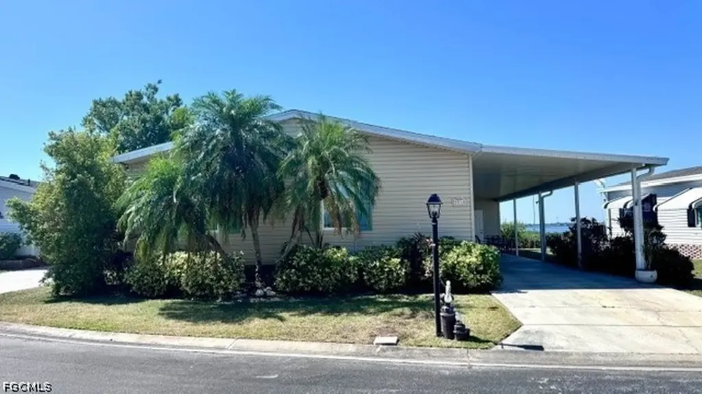 5548 Adam Drive North Fort Myers FL 33917