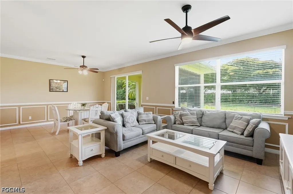 2506 Blackburn Circle Cape Coral FL 33991