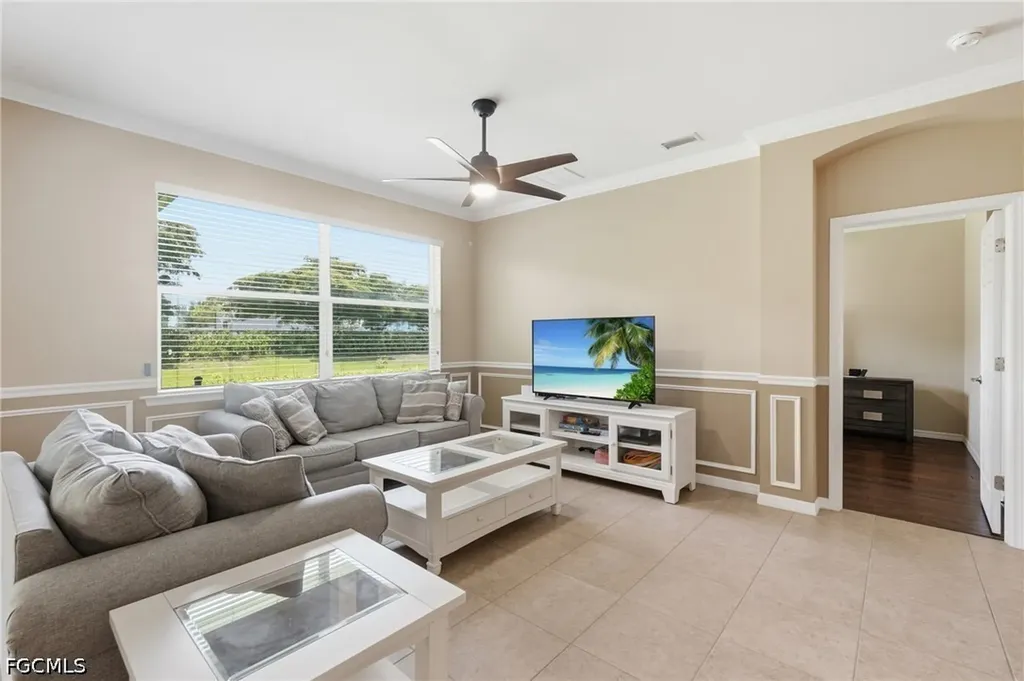 2506 Blackburn Circle Cape Coral FL 33991