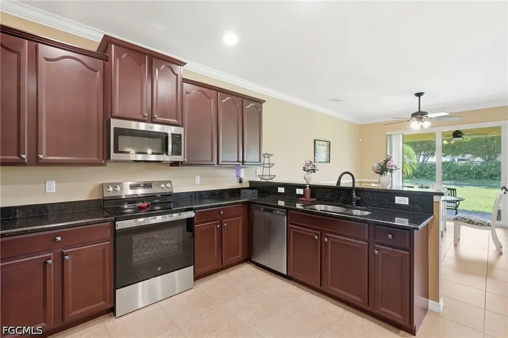 2506 Blackburn Circle Cape Coral FL 33991