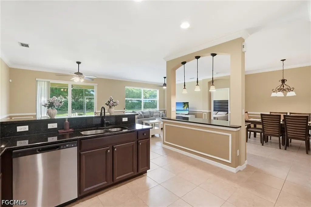 2506 Blackburn Circle Cape Coral FL 33991