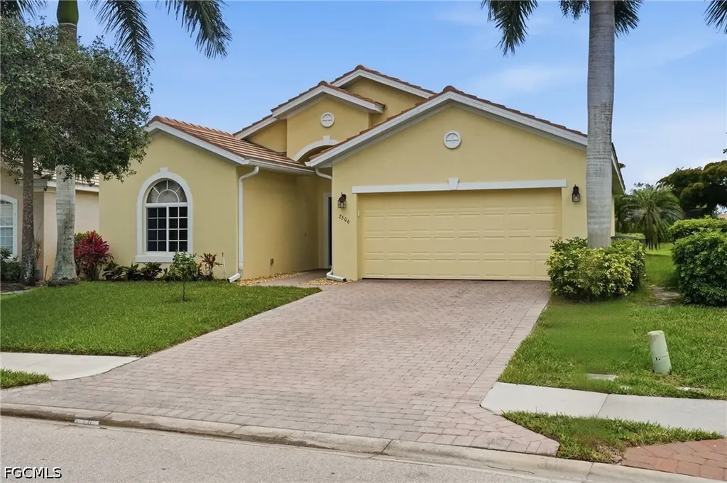 2506 Blackburn Circle Cape Coral FL 33991