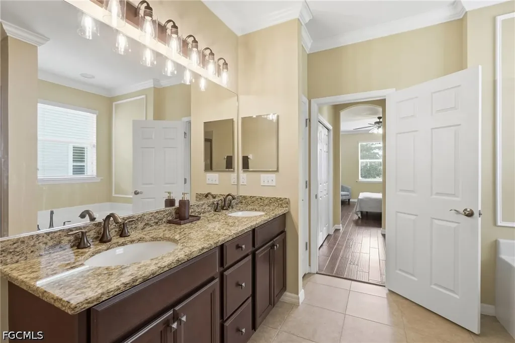 2506 Blackburn Circle Cape Coral FL 33991