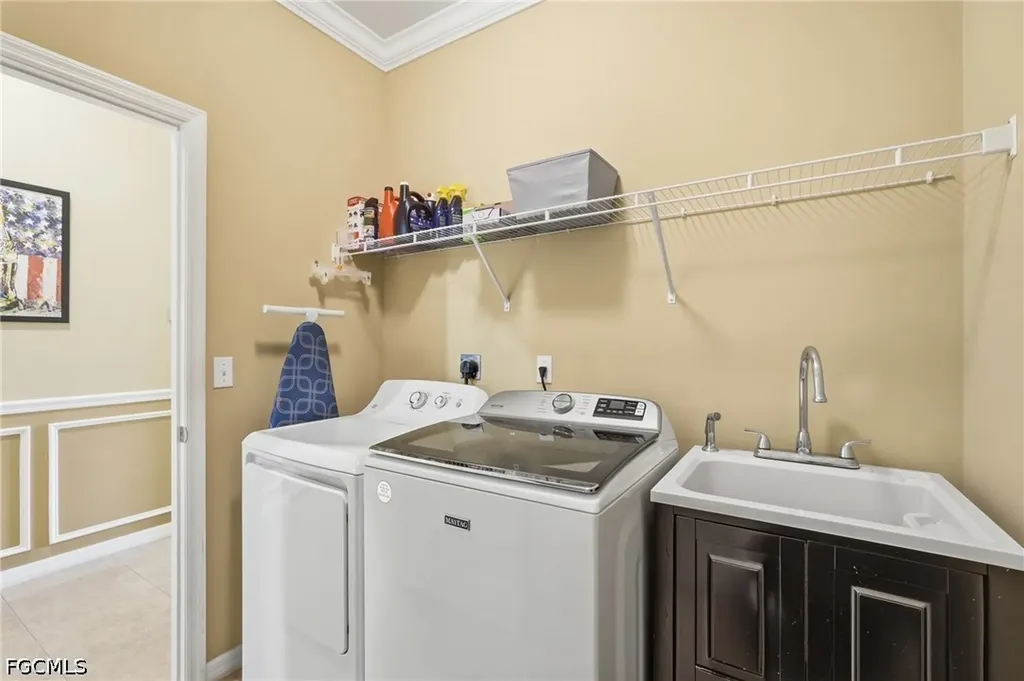 2506 Blackburn Circle Cape Coral FL 33991