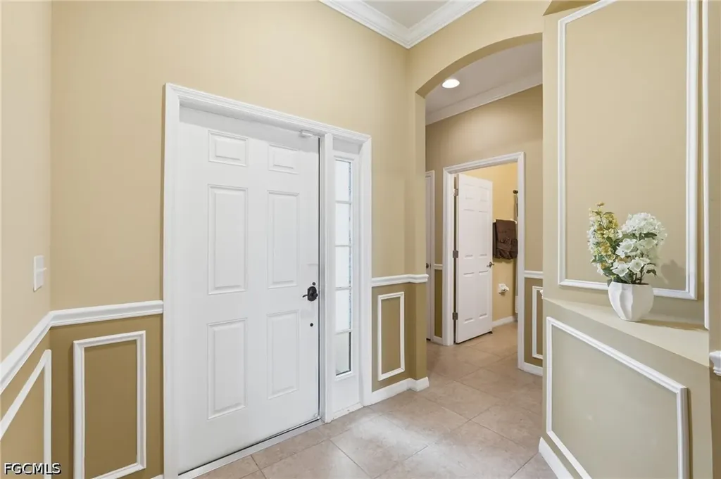 2506 Blackburn Circle Cape Coral FL 33991