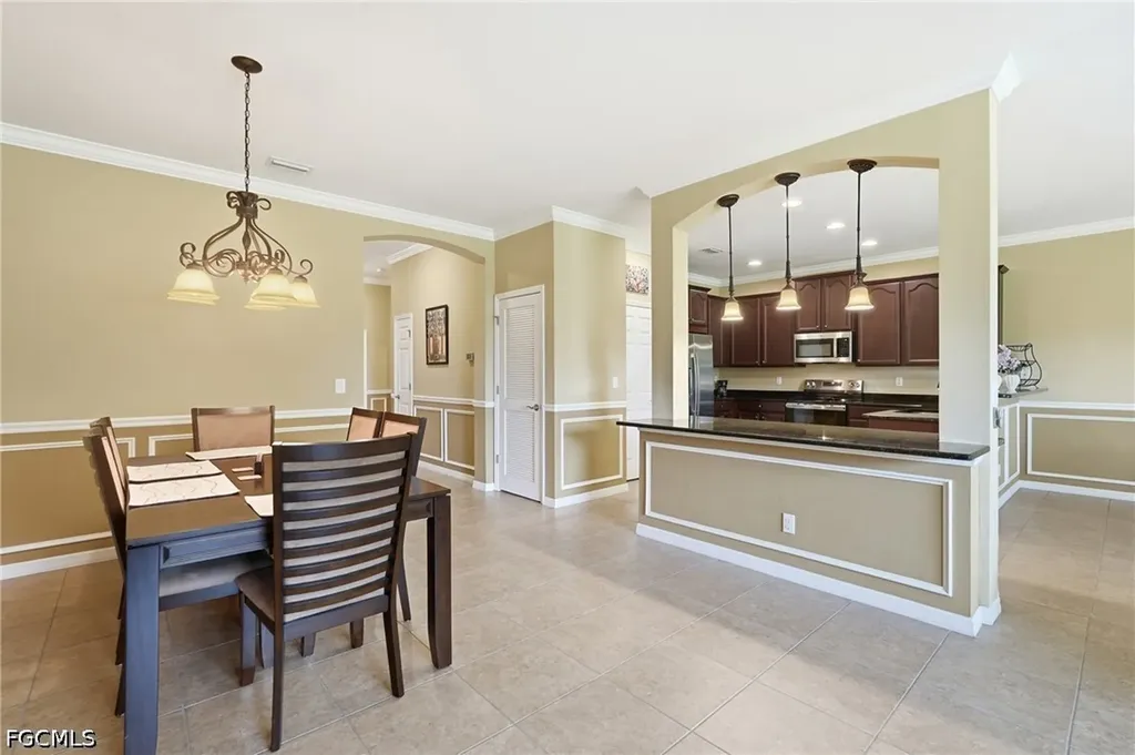 2506 Blackburn Circle Cape Coral FL 33991