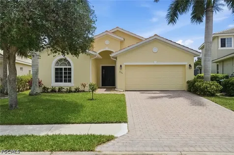 2506 Blackburn Circle Cape Coral FL 33991