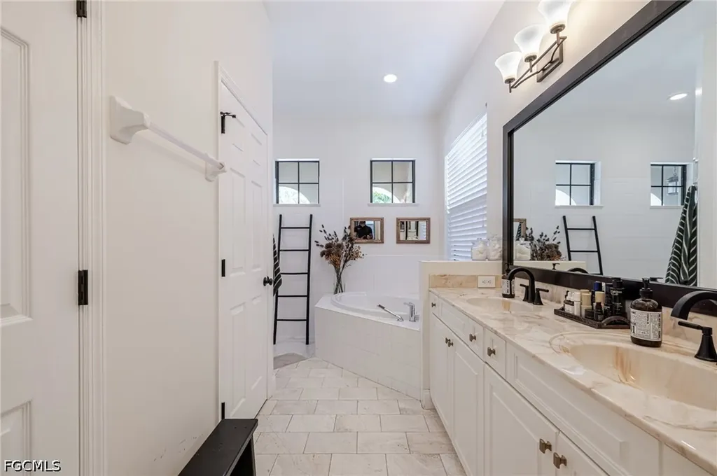 12627 Kentwood Avenue Fort Myers FL 33913