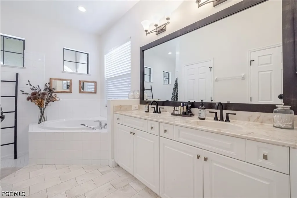 12627 Kentwood Avenue Fort Myers FL 33913