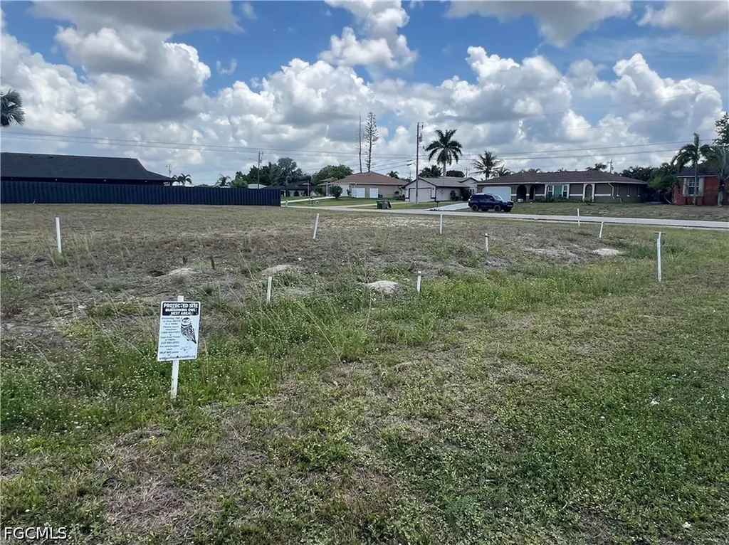 19 NE 9th Place Cape Coral FL 33909