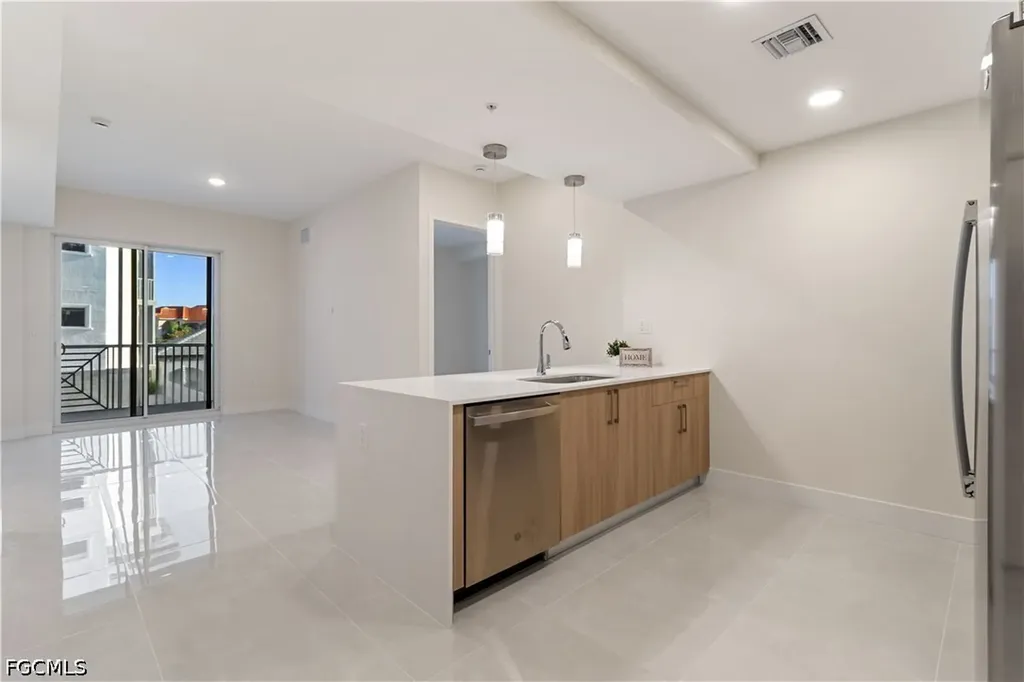 Bonita Springs FL, 26600 Rosewood Pointe Drive, Unit B-101