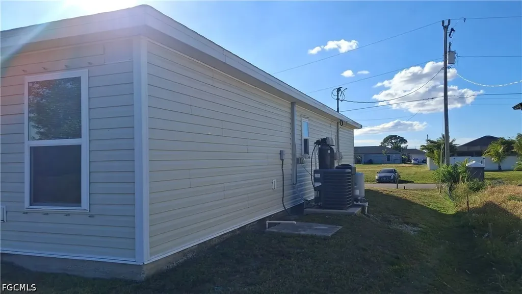 1315 NW 15th Avenue Cape Coral FL 33993