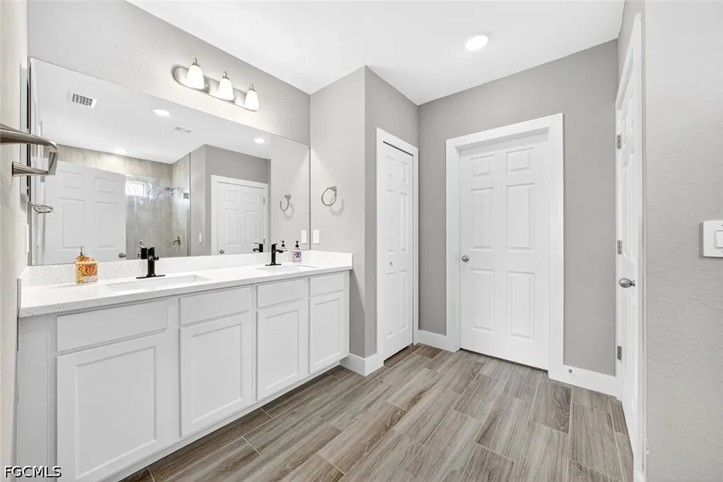 2008 NW 24th Place Cape Coral FL 33993