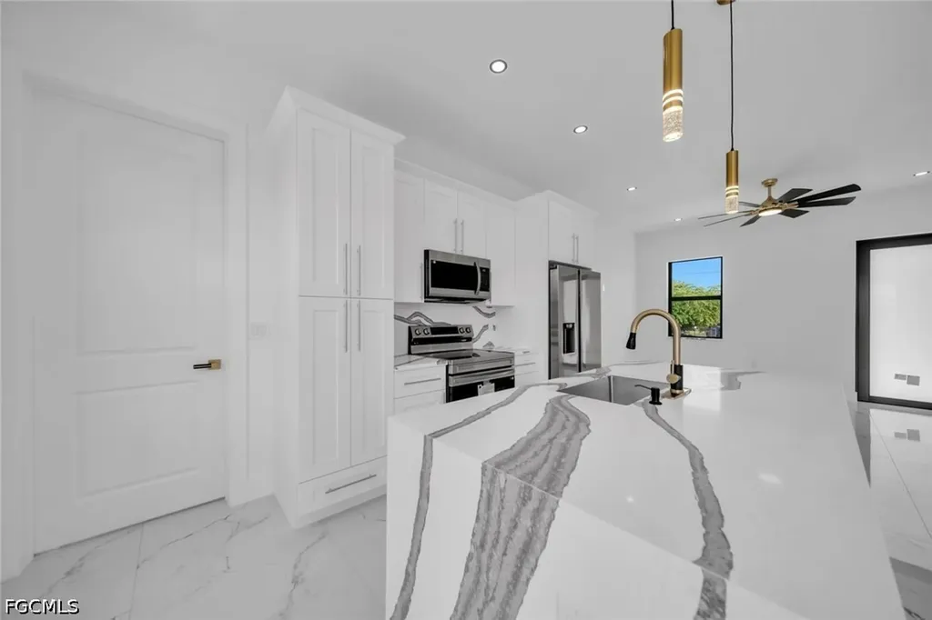 2609 21st Street SW Lehigh Acres FL 33976