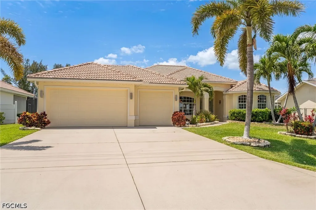 2506 Retunda Parkway W Cape Coral FL 33904