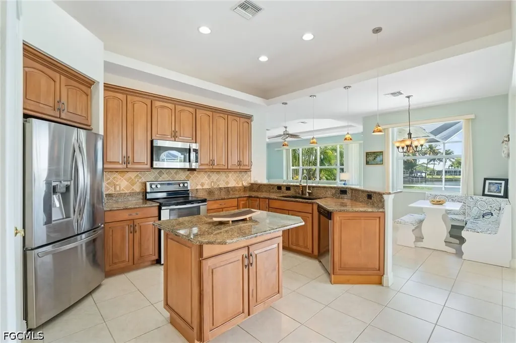 2506 Retunda Parkway W Cape Coral FL 33904