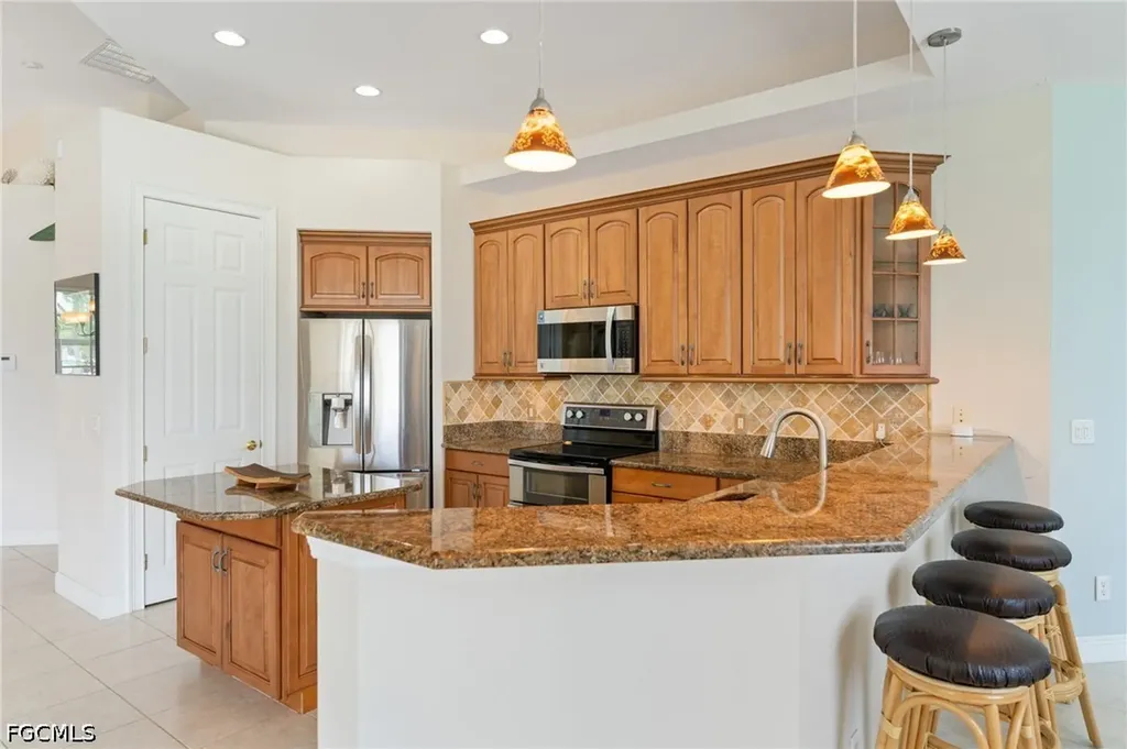 2506 Retunda Parkway W Cape Coral FL 33904