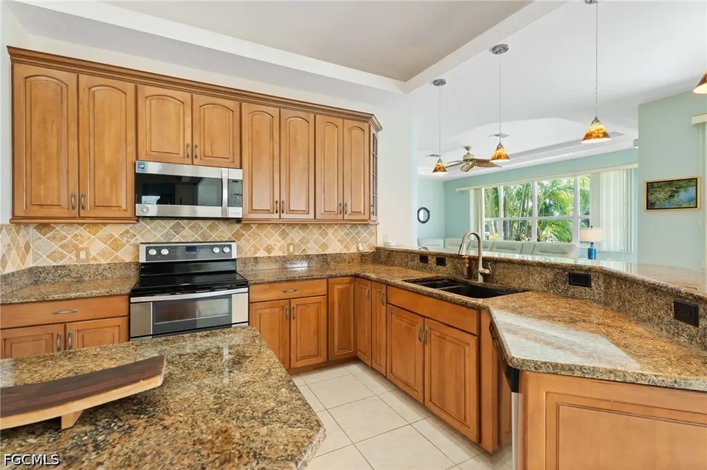 2506 Retunda Parkway W Cape Coral FL 33904