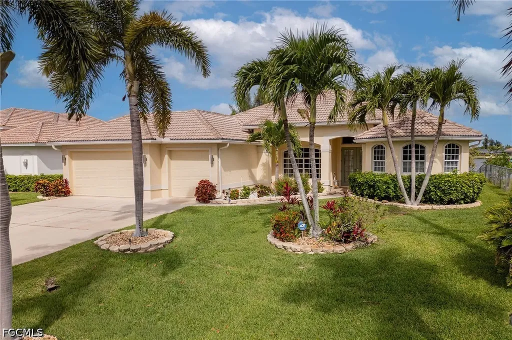 2506 Retunda Parkway W Cape Coral FL 33904