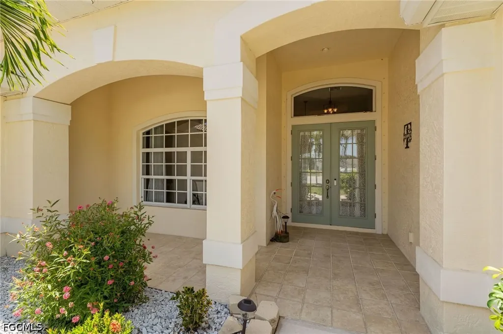 2506 Retunda Parkway W Cape Coral FL 33904