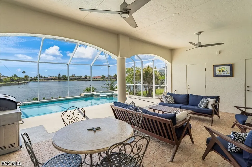 2506 Retunda Parkway W Cape Coral FL 33904