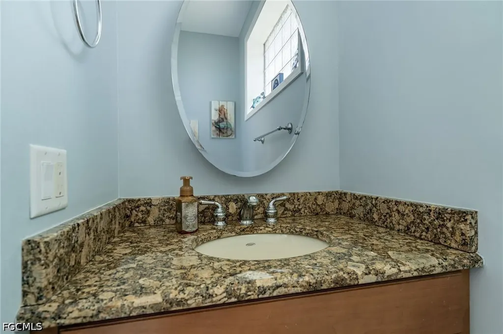 2506 Retunda Parkway W Cape Coral FL 33904