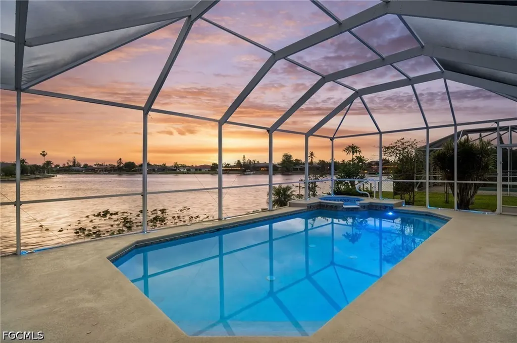2506 Retunda Parkway W Cape Coral FL 33904