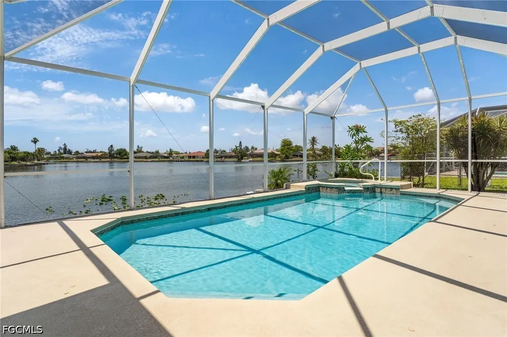 2506 Retunda Parkway W Cape Coral FL 33904