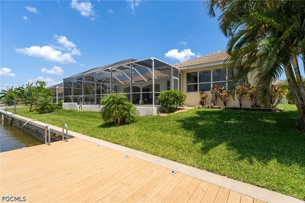 2506 Retunda Parkway W Cape Coral FL 33904