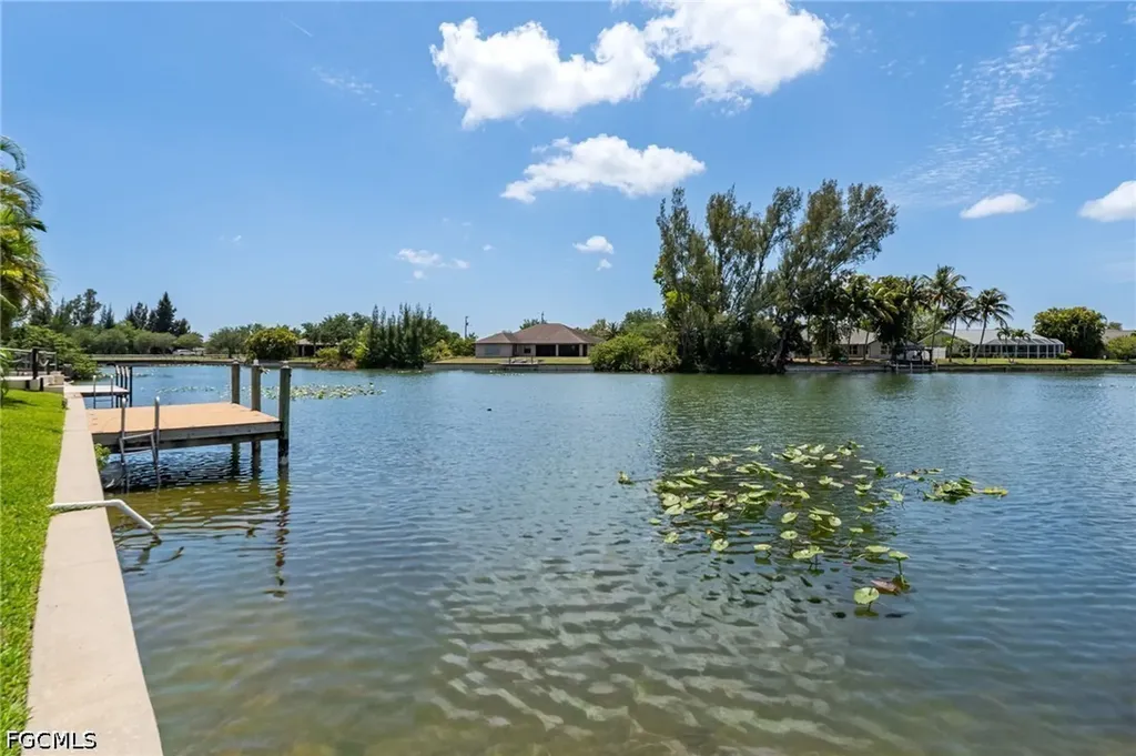 2506 Retunda Parkway W Cape Coral FL 33904