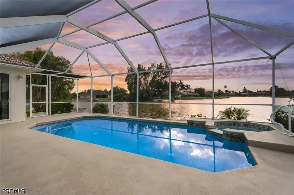 2506 Retunda Parkway W Cape Coral FL 33904