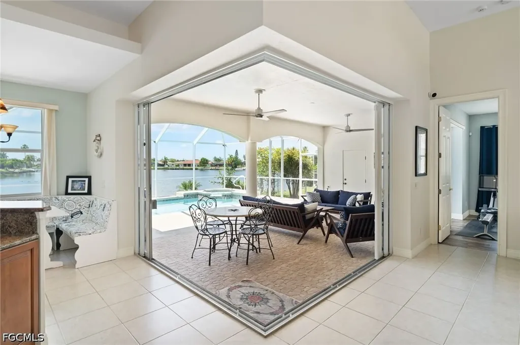 2506 Retunda Parkway W Cape Coral FL 33904