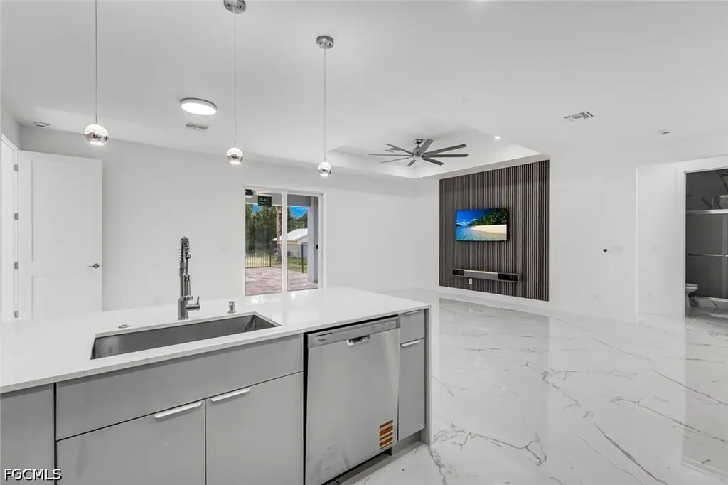 407 Columbus Avenue Lehigh Acres FL 33972
