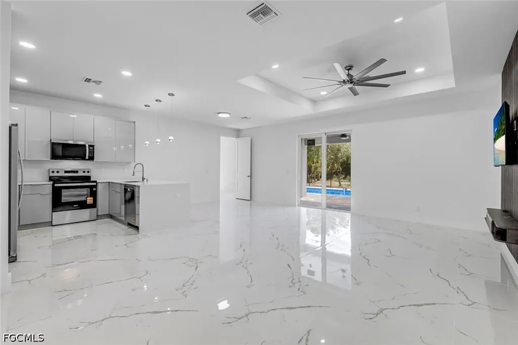 407 Columbus Avenue Lehigh Acres FL 33972