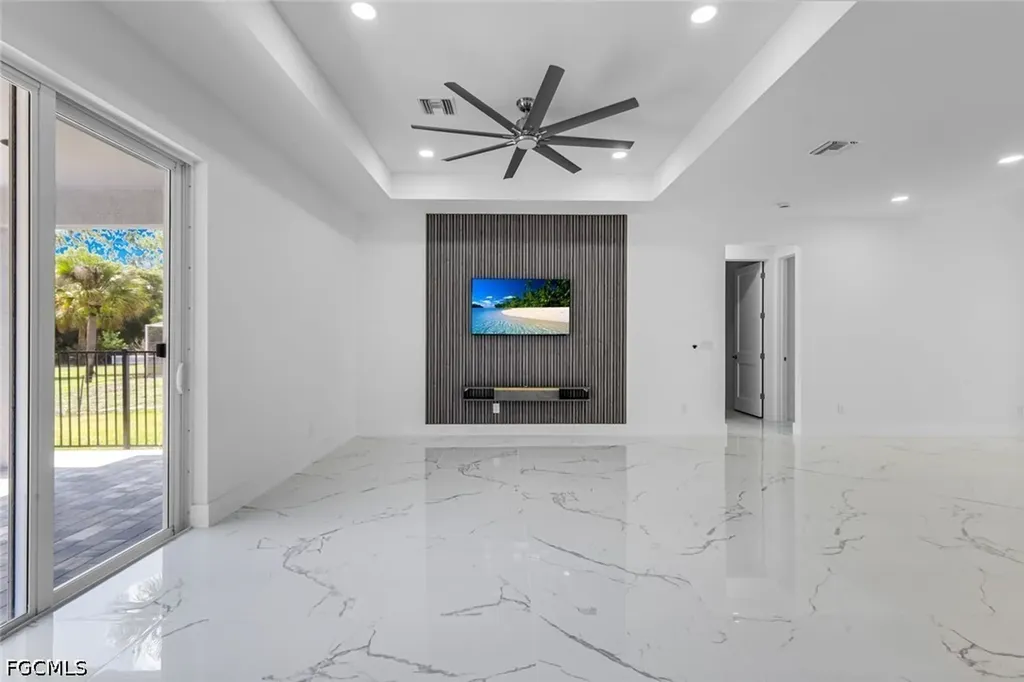407 Columbus Avenue Lehigh Acres FL 33972