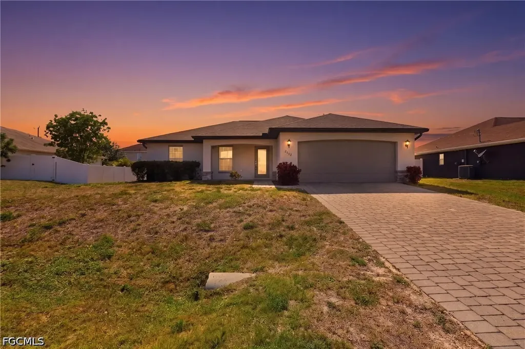 2812 NE 2nd Place Cape Coral FL 33909