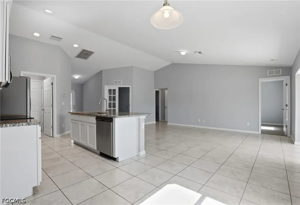 2812 NE 2nd Place Cape Coral FL 33909