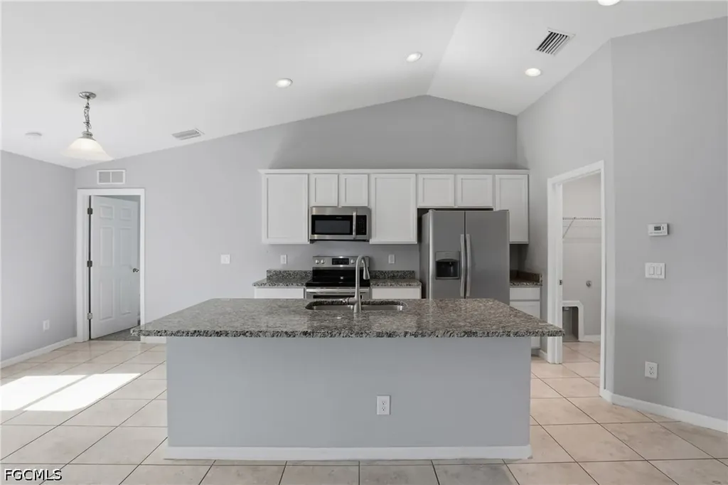 2812 NE 2nd Place Cape Coral FL 33909